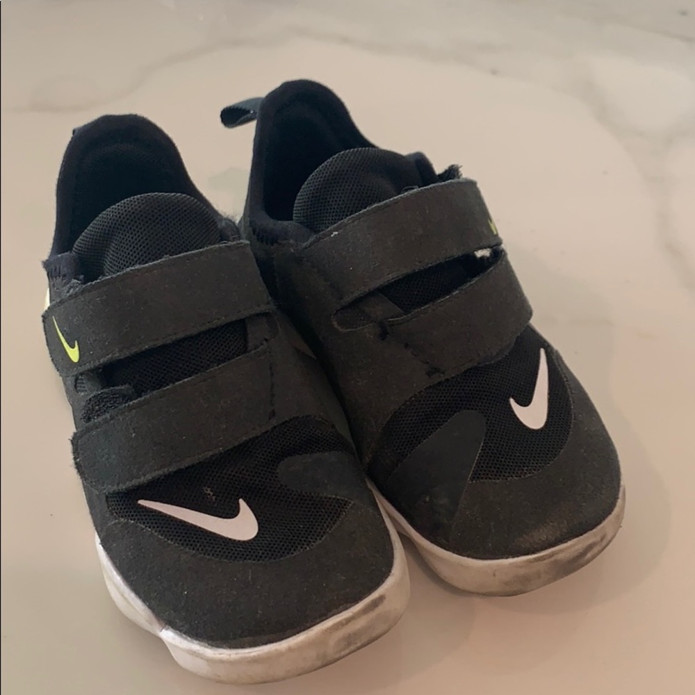 Boys Nike Run 5.0 shoes